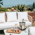 Le Romantica بينيديبيه